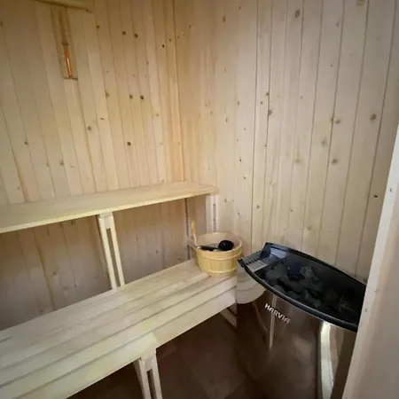 Vikendica Anamaria , Blidinje